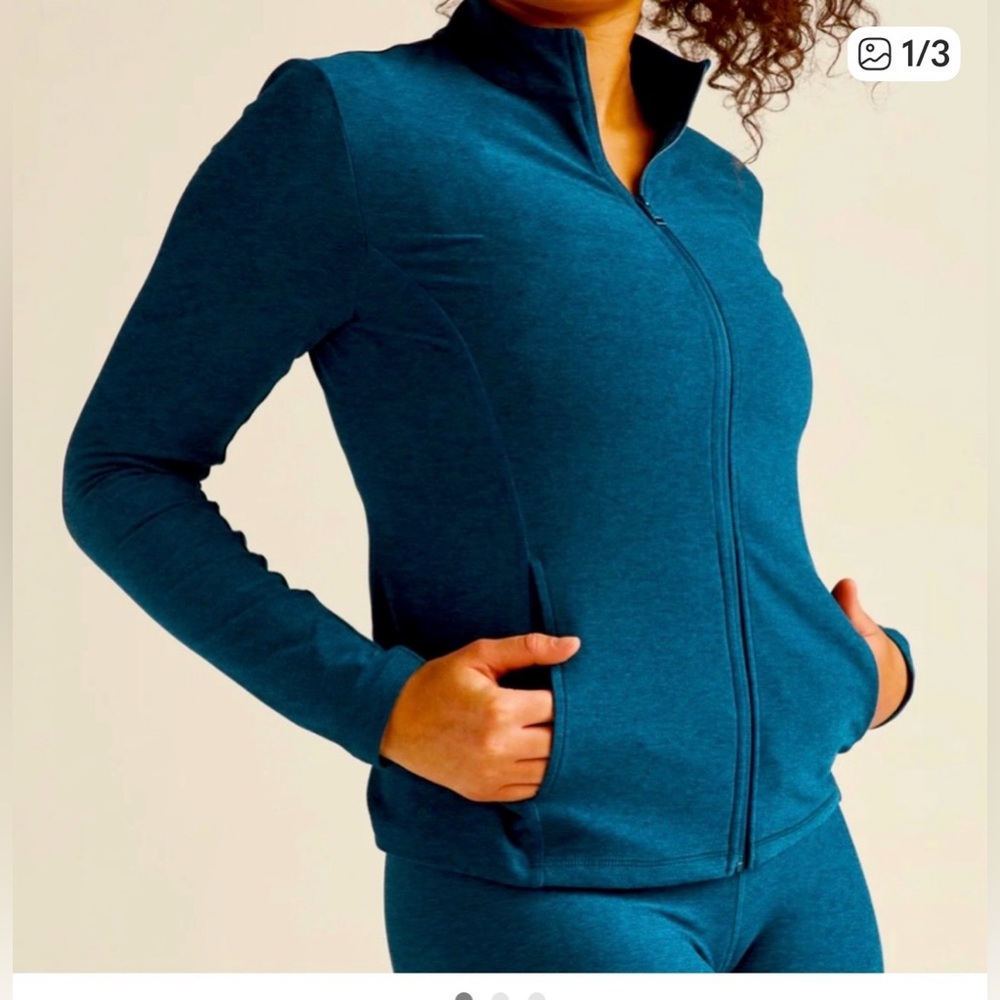 Beyond Yoga NWOT Spacedye Blue Gem Mock Neck Jacket . size S